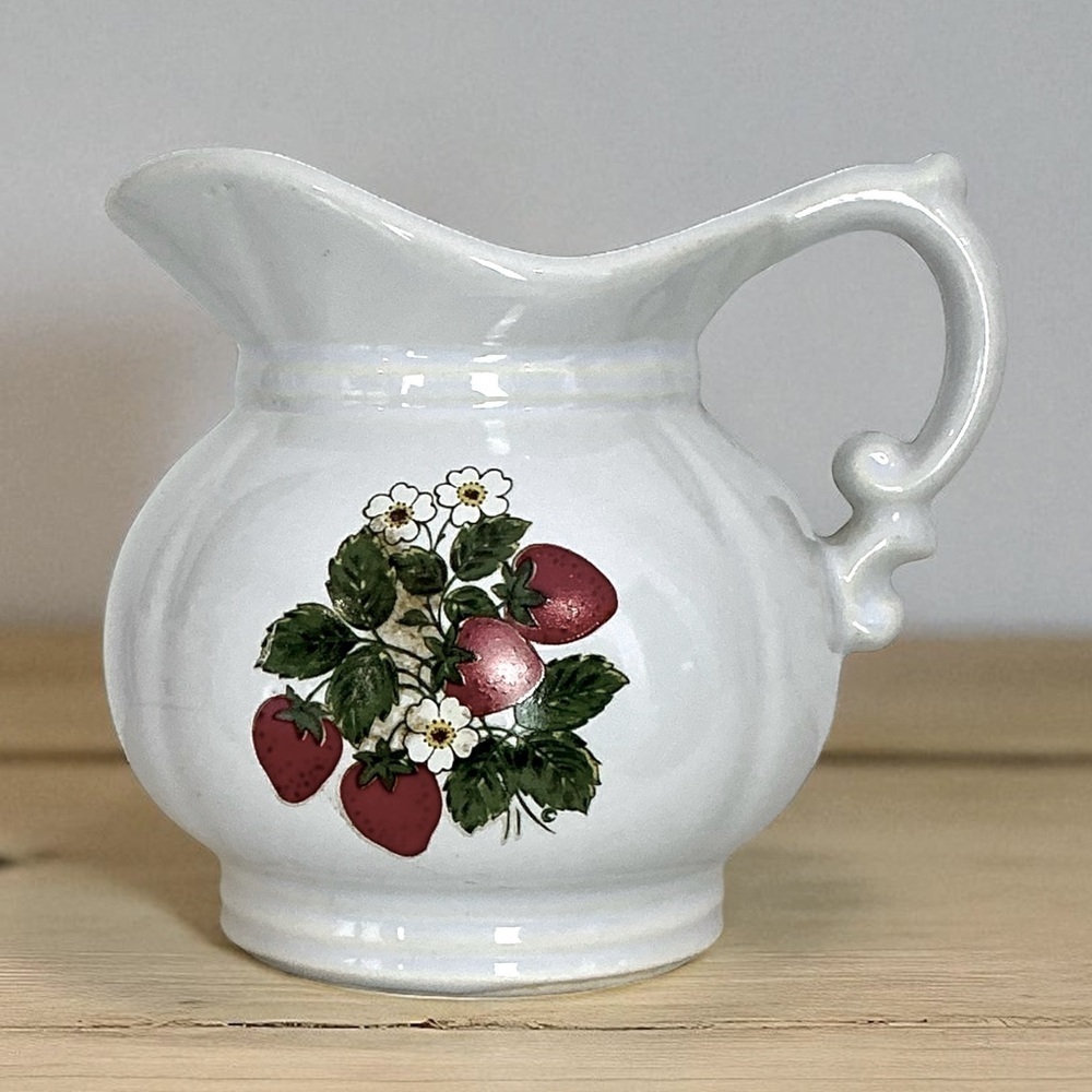 McCoy Strawberry Vine USA Pottery Vintage #7528 Milk Water Pitcher Americana